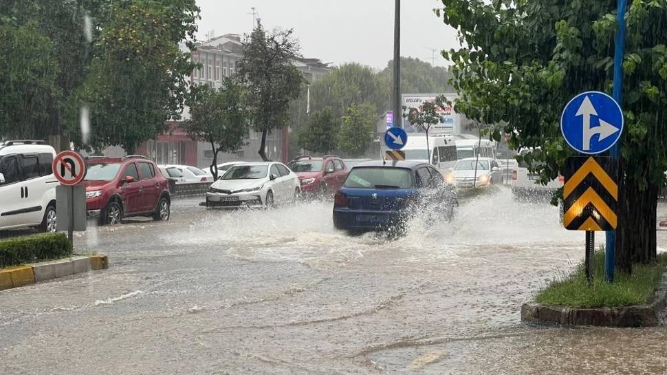 Meteoroloji’den Kuvvetli Yağış Uyarısı: İşte Bölgeler